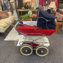 Load image into Gallery viewer, Giuseppe Perego Convertible Baby Buggy (46x21x46)
