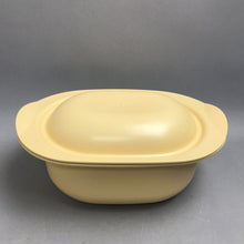 Load image into Gallery viewer, Vintage Tupperware Ultra 21 Oval Roaster 1780 3qt, 1782 1qt, Microwave Oven Safe
