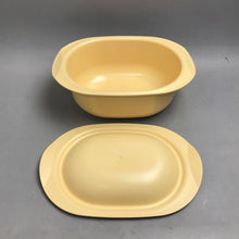 Load image into Gallery viewer, Vintage Tupperware Ultra 21 Oval Roaster 1780 3qt, 1782 1qt, Microwave Oven Safe
