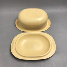 Load image into Gallery viewer, Vintage Tupperware Ultra 21 Oval Roaster 1780 3qt, 1782 1qt, Microwave Oven Safe
