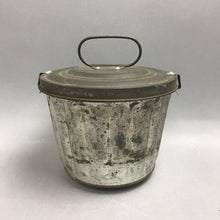Load image into Gallery viewer, Antique Tin Steamed Pudding Mold with Locking Lid Fluted Cake or Jello (5X4)
