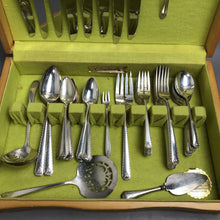 Load image into Gallery viewer, Prestige Plate Oneida Bordeaux Silver Plate Flatware 60pc Set
