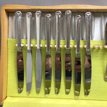 Load image into Gallery viewer, Prestige Plate Oneida Bordeaux Silver Plate Flatware 60pc Set

