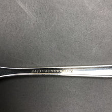 Load image into Gallery viewer, Prestige Plate Oneida Bordeaux Silver Plate Flatware 60pc Set
