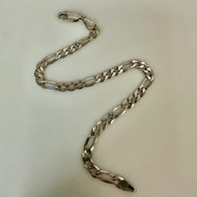 Load image into Gallery viewer, Italian Sterling Figaro Chain Bracelet (7.5")
