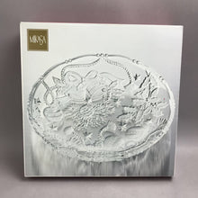 Load image into Gallery viewer, Mikasa Clear Glass Holiday Round Serving Platter (15")
