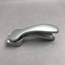 Load image into Gallery viewer, Pampered Chef Garlic Press (7")
