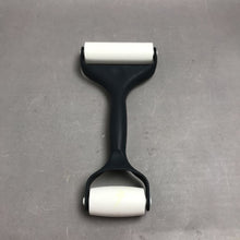 Load image into Gallery viewer, Pampered Chef Double-Sided Pastry Dough Rolling Pin (10")
