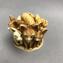 Load image into Gallery viewer, Harmony Kingdom Trinket Box Fur Ball Kitty Cats w/ Sinking Mouse Pile Of Cats (2")
