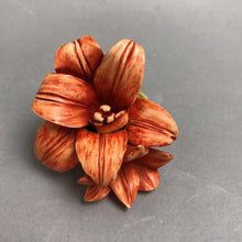 Load image into Gallery viewer, Harmony Kingdom Lily HG5LI Harmony Garden Lord Byron Ladybug (2")
