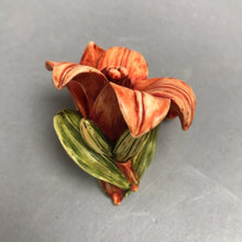 Load image into Gallery viewer, Harmony Kingdom Lily HG5LI Harmony Garden Lord Byron Ladybug (2")
