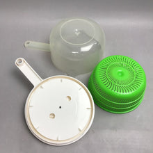 Load image into Gallery viewer, Prepworks by Progressive Salad Spinner Handle 2.5 Qt (4x8)
