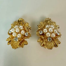 Load image into Gallery viewer, Vintage Goldtone Faux Pearl Rhinestone Clip Earrings (1.25")
