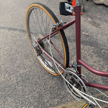 Load image into Gallery viewer, Westpoint Woman's Bike 10 Speed
