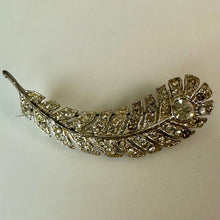 Load image into Gallery viewer, Vintage Silvertone Clear Rhinestone Feather Brooch Pin (2.5")
