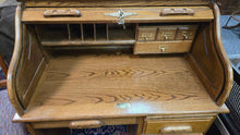 Load image into Gallery viewer, Rolltop Desk (45x17x24)
