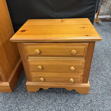 Load image into Gallery viewer, Nightstand Pine Finish (24x24x18)
