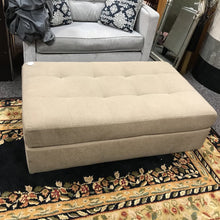 Load image into Gallery viewer, Ottoman (15x32x52)
