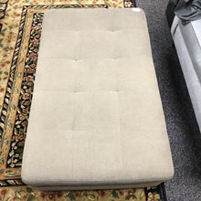 Load image into Gallery viewer, Ottoman (15x32x52)
