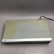 Load image into Gallery viewer, Philips DVP3050V DVD/VCR Player w/ Remote (3.5x17x9)
