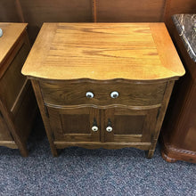Load image into Gallery viewer, Oak Nightstand (27x27x20)
