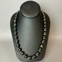 Load image into Gallery viewer, Coldwater Creek Luna Luster Black Faux Pearl Goldtone Necklace (30")
