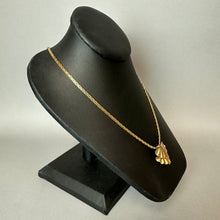 Load image into Gallery viewer, Vintage Monet Goldtone Double Scallop Fan Pendant on 24" Chain Necklace
