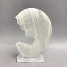 Load image into Gallery viewer, Hand Carved Mother And Child Sculpture Stone (6.25"
