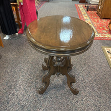 Load image into Gallery viewer, Antique Walnut Lamp Table (28x23x28)
