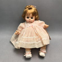 Load image into Gallery viewer, Vintage Madame Alexander 'Pussy Cat' Doll #6250 (~14")
