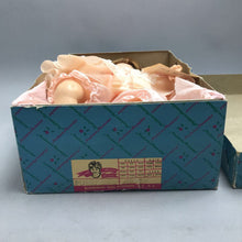 Load image into Gallery viewer, Vintage Madame Alexander 'Pussy Cat' Doll #6250 (~14")
