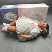 Load image into Gallery viewer, Lee Middleton Doll - Young at Heart (~21") (As-Is; Sticky Vinyl Syndrome (Cleaned))
