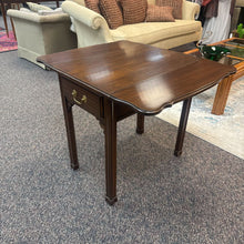 Load image into Gallery viewer, Drop Leaf End Table (26x18/34x26)
