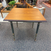 Load image into Gallery viewer, Clawfoot Table (30x33x33)
