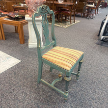 Load image into Gallery viewer, Chair (38x17x17)
