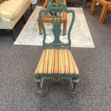 Load image into Gallery viewer, Chair (38x17x17)
