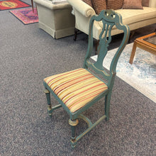 Load image into Gallery viewer, Chair (38x17x17)
