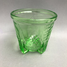 Load image into Gallery viewer, 1930s Antique Uranium/Depression Glass/Vaseline Glass Measuring Cup 2C/16oz
