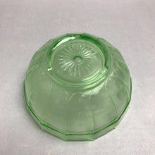 Load image into Gallery viewer, Vintage Green Depression Glass Mixing Bowl AS IS(7x3.5)
