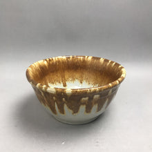 Load image into Gallery viewer, Vintage McCoy Brown Drip Glaze Pottery Bowl (4x8)
