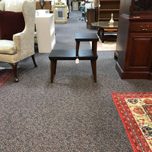 Load image into Gallery viewer, End Table (25x14x26)
