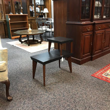 Load image into Gallery viewer, End Table (25x14x26)
