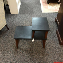 Load image into Gallery viewer, End Table (25x14x26)

