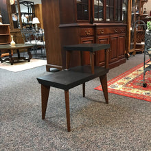 Load image into Gallery viewer, End Table (25x14x26)
