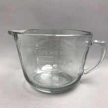 Load image into Gallery viewer, Vintage Anchor Hocking 8 Cup 2 QT Measuring Cup/Batter Bowl Clear Glass
