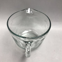 Load image into Gallery viewer, Vintage Anchor Hocking 8 Cup 2 QT Measuring Cup/Batter Bowl Clear Glass
