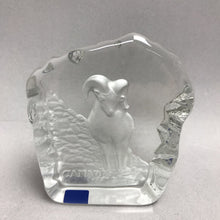 Load image into Gallery viewer, Vintage Tilly Etched 3D Crystal Glass Wildlife Paperweight (5x4)
