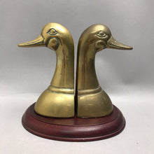 Load image into Gallery viewer, Vintage 1950s Solid Brass Mallard Duck Head Bookends Korea (6)

