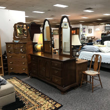 Load image into Gallery viewer, Pennsylvania House Dresser w/2 Mirrors 9 Drawer (80x67x22)
