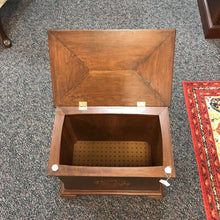 Load image into Gallery viewer, Walnut Hamper (18x22x14)

